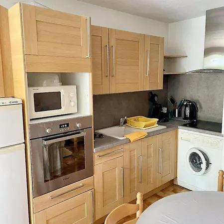 à / 35 M² / Piscine.