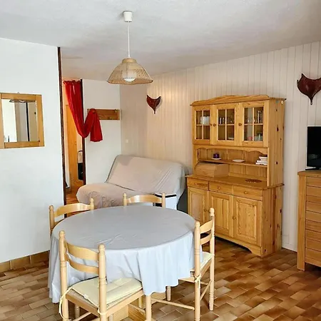 à / 35 M² / Piscine.