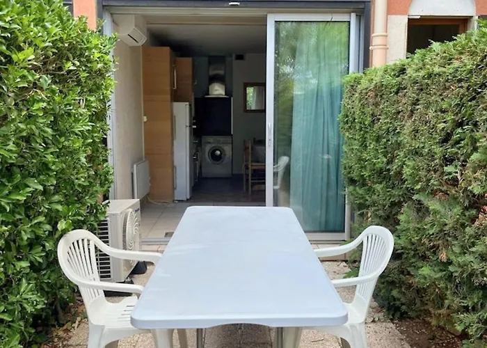 A / 35 M² / Piscine. Daire *